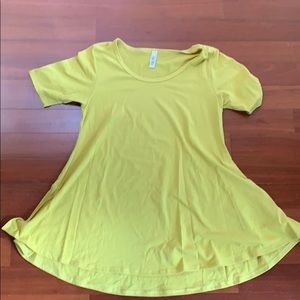 LuLaRoe XS Perfect Tee Chartruse